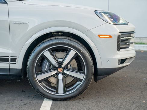 New 2026 Porsche Cayenne E-Hybrid image 9
