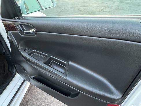 Used 2013 Chevrolet Impala LTZ image 26