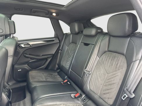 Used 2020 Porsche Macan AWD/4WD image 35