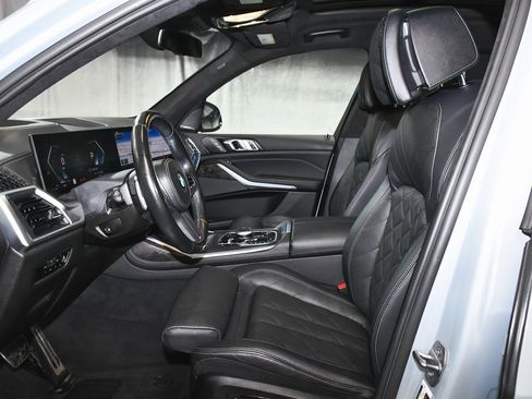 Used 2023 BMW X7 xDrive40i w/ M Sport Package image 65