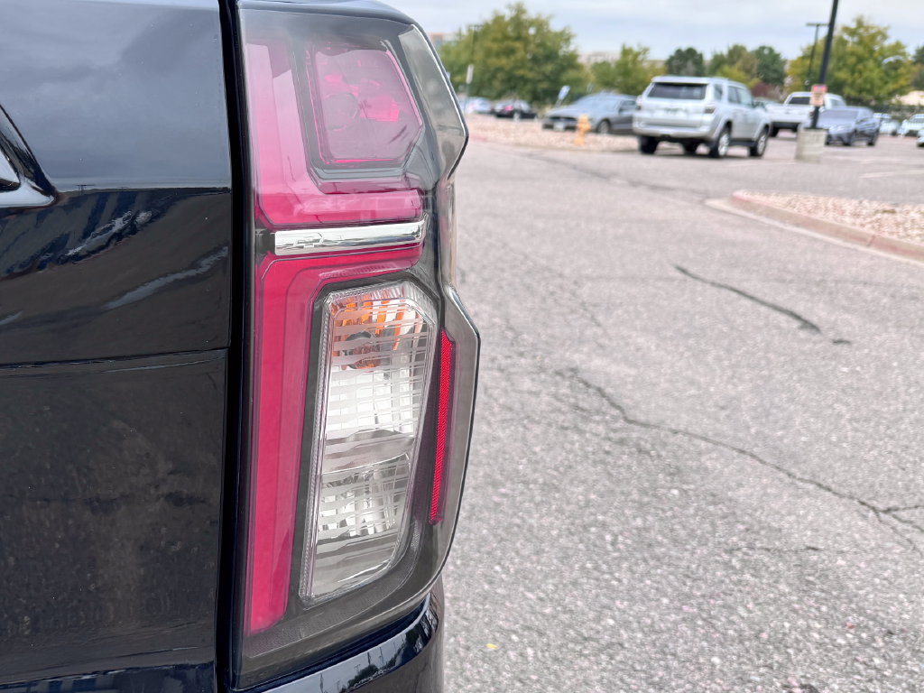 Used 2023 Chevrolet Suburban RST w/ Luxury Package AWD/4WD image 9