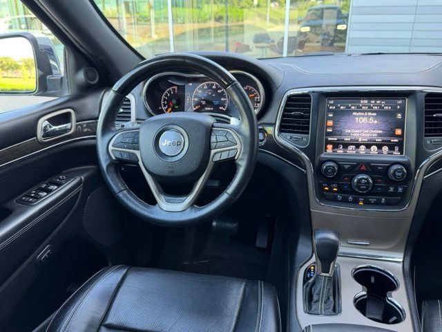 Used 2017 Jeep Grand Cherokee Overland AWD/4WD image 12