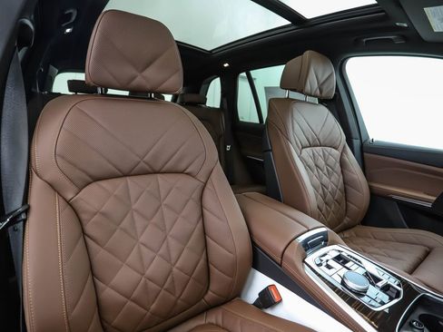 New 2026 BMW X5 xDrive50e w/ Premium Package image 32