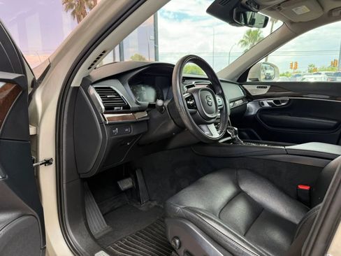 Used 2016 Volvo XC90 T6 Momentum w/ Momentum Plus Package AWD/4WD image 40