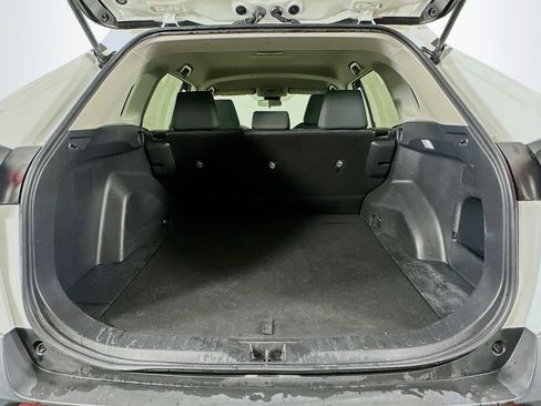 Used 2022 Toyota RAV4 LE image 27