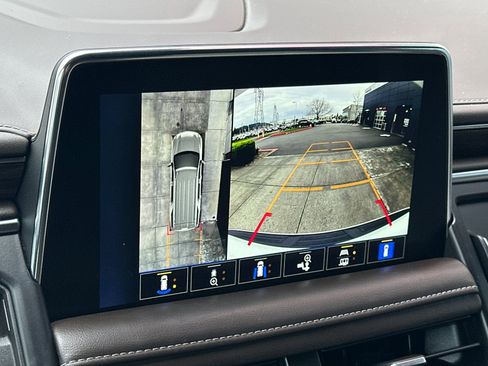 Used 2022 Chevrolet Tahoe LT w/ Luxury Package image 19