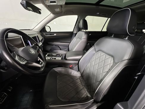 Used 2024 Volkswagen Atlas SEL Premium R-Line image 13