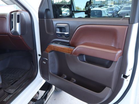 Used 2017 Chevrolet Silverado 2500 High Country w/ Duramax Plus Package image 36