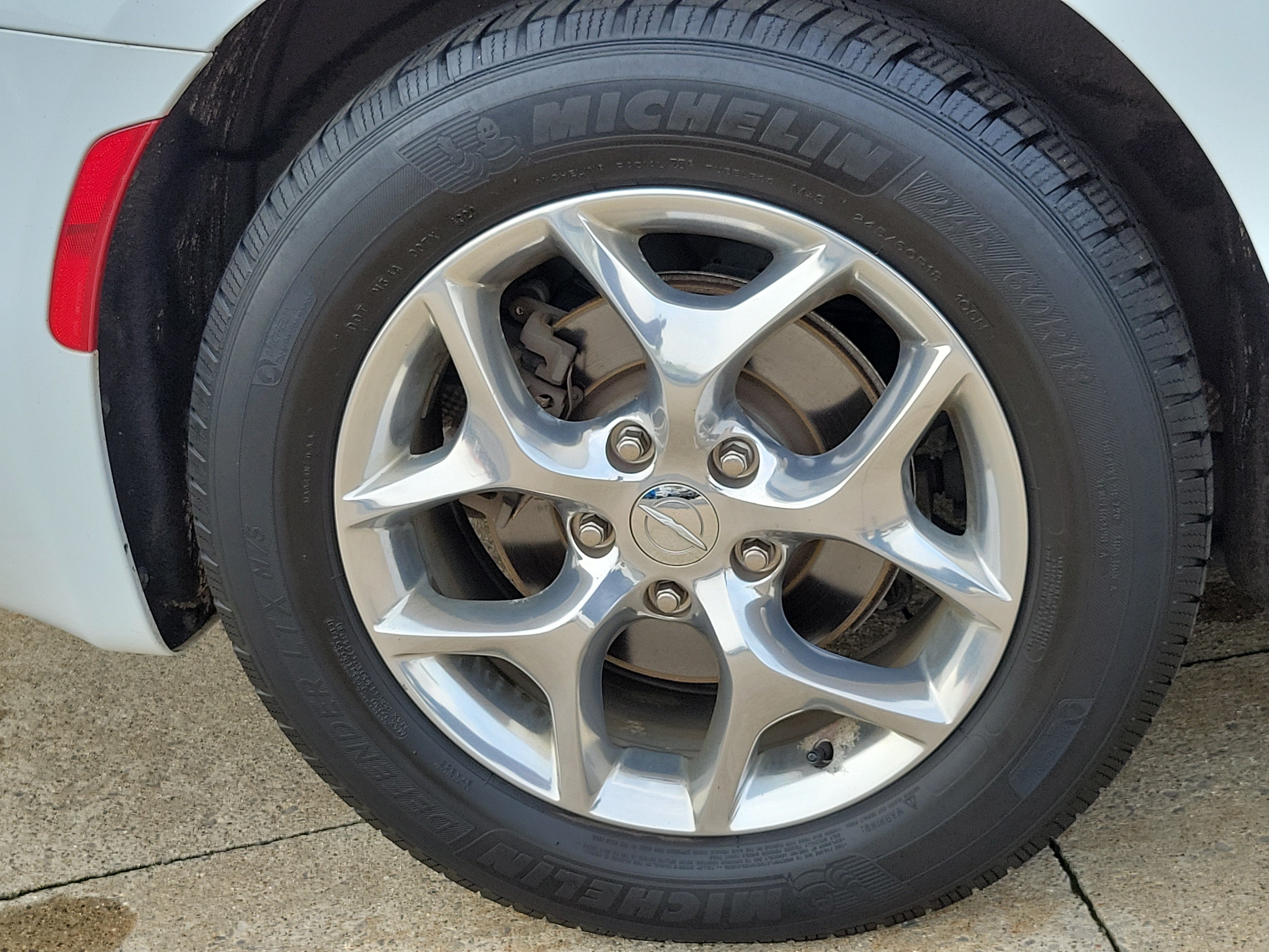 Used 2018 Chrysler Pacifica Limited FWD image 5