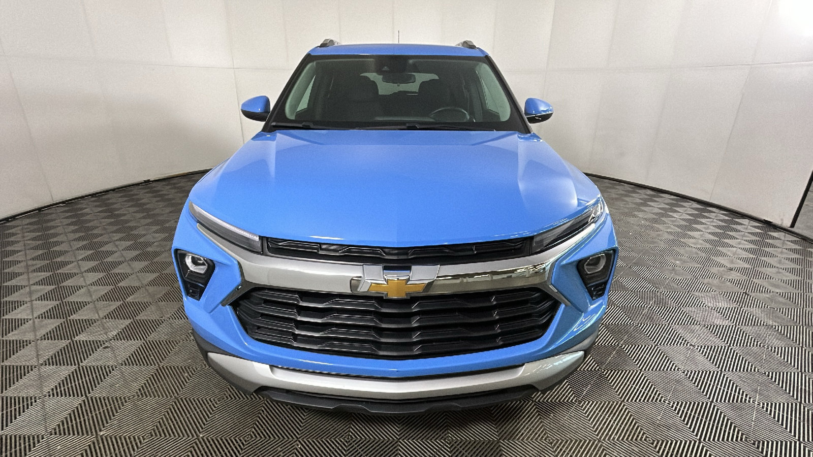 Used 2024 Chevrolet TrailBlazer LT w/ LT Cold Weather Package FWD image 9