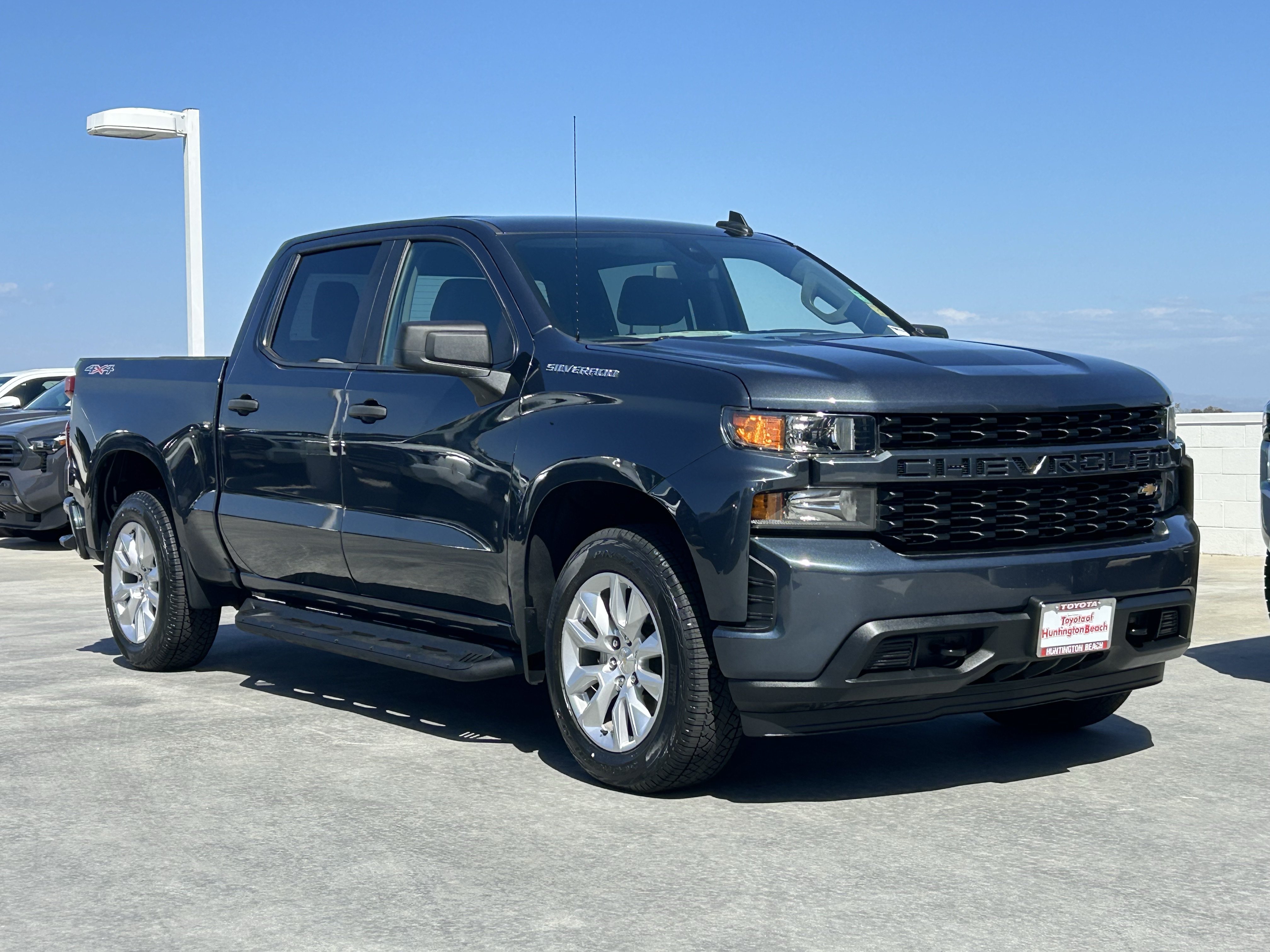 Used 2022 Chevrolet Silverado 1500 Custom w/ Safety Confidence Package AWD/4WD image 2
