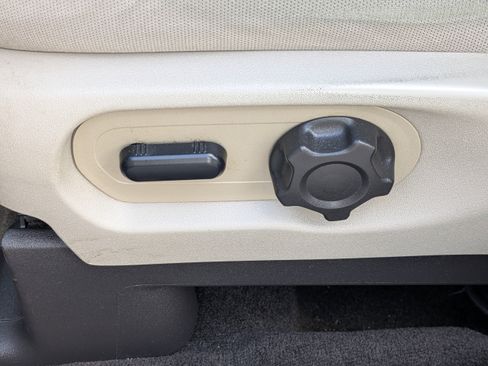 Used 2015 Ford Explorer FWD image 18