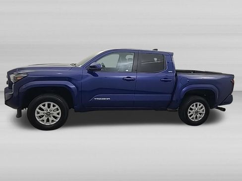 Used 2024 Toyota Tacoma SR5 AWD/4WD image 8