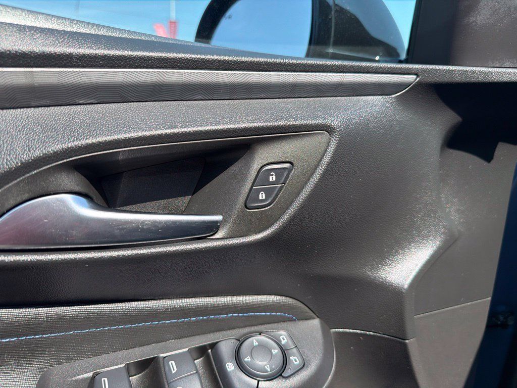 Used 2025 Buick Envista Sport Touring w/ Convenience I Package FWD image 14