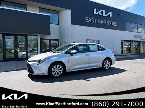 Used 2025 Toyota Corolla LE FWD image 1