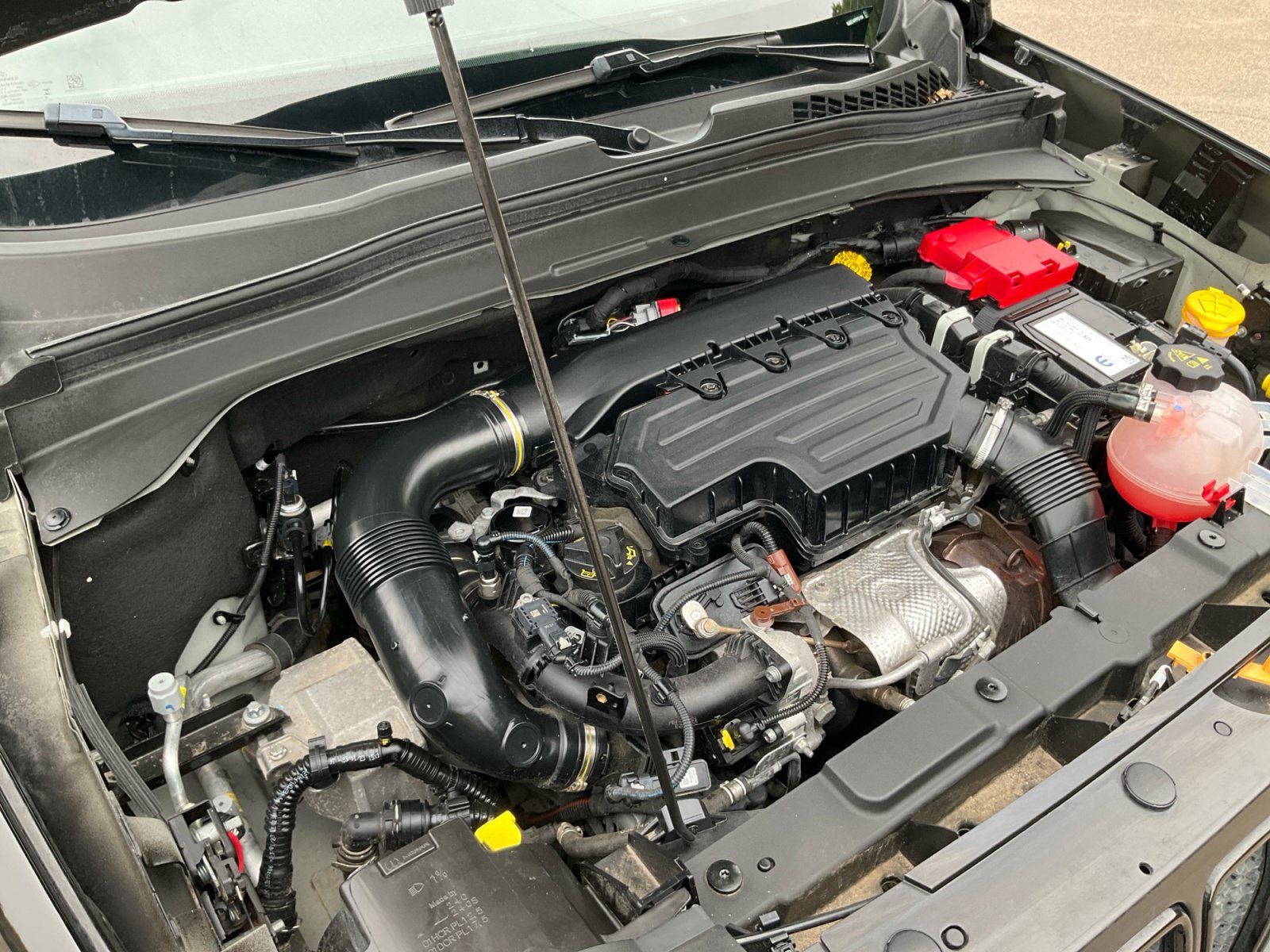 Used 2023 Jeep Renegade Altitude AWD/4WD image 28
