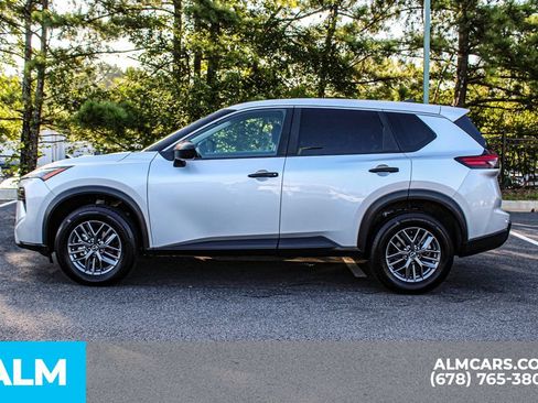 Used 2024 Nissan Rogue S AWD/4WD image 6