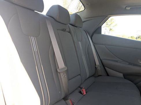Used 2025 Hyundai Elantra SEL FWD image 32