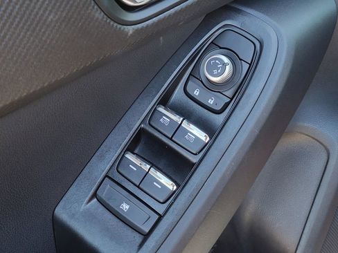 Certified 2025 Subaru Crosstrek 2.5i Limited w/ Crosstrek Mirror Package image 17