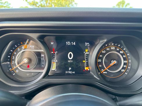 Certified 2024 Jeep Wrangler Unlimited Rubicon AWD/4WD image 29