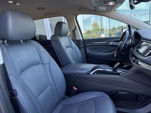 Used 2020 Buick Enclave Essence FWD image 16