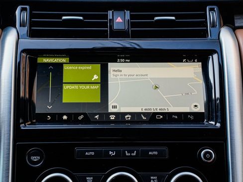 Used 2020 Land Rover Discovery HSE Luxury image 14