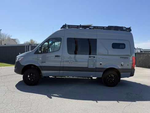 Used 2023 Mercedes-Benz Sprinter 2500 image 2