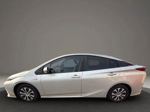 Used 2021 Toyota Prius Prime XLE image 8
