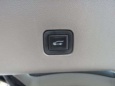 Used 2019 Chevrolet Traverse LT w/ LT Premium Package image 20