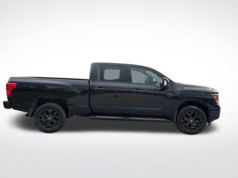 Used 2018 Nissan Titan SV w/ SV Convenience Package image 4