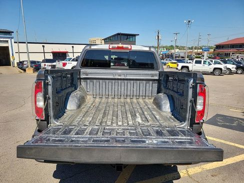 Used 2022 GMC Canyon Elevation w/ Trailering Package RWD image 8