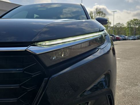 Used 2023 Honda CR-V EX image 32