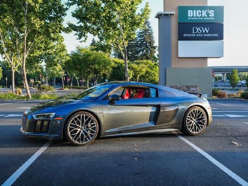 Used 2018 Audi R8 V10 plus AWD/4WD image 3