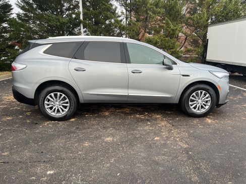 Used 2024 Buick Enclave Essence w/ Technology Package image 11