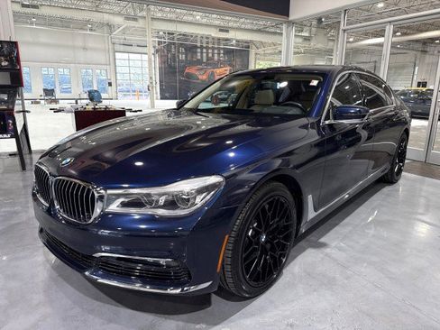 Used 2016 BMW 750i xDrive AWD/4WD image 1
