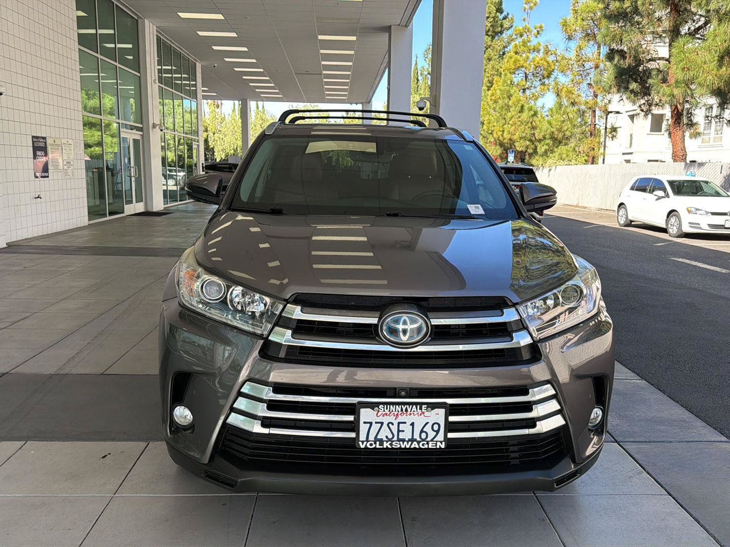 Used 2017 Toyota Highlander Limited Platinum AWD/4WD image 8
