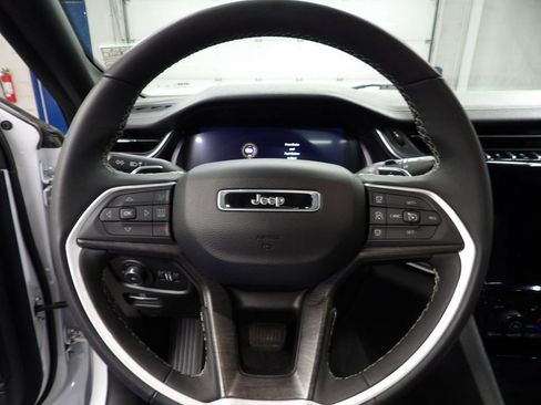 Used 2024 Jeep Grand Cherokee Limited AWD/4WD image 46