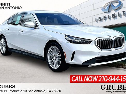 Used 2025 BMW 530i w/ Premium Package RWD image 1