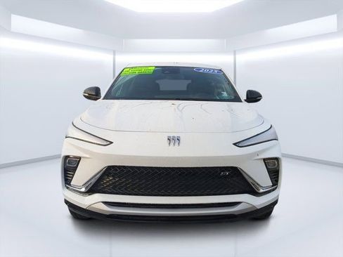 Used 2025 Buick Envista Sport Touring image 8