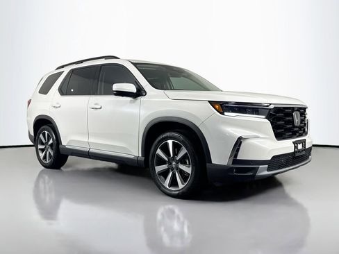 Used 2024 Honda Pilot Elite image 3