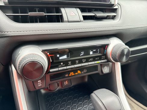Certified 2025 Toyota RAV4 LE FWD image 16