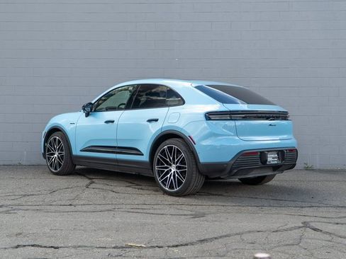 Certified 2025 Porsche Macan Electric image 3