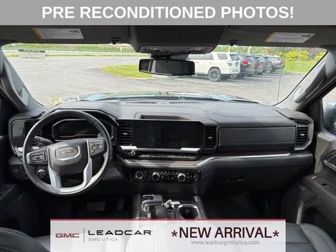 Used 2023 GMC Sierra 1500 SLT w/ SLT Premium Package AWD/4WD image 17