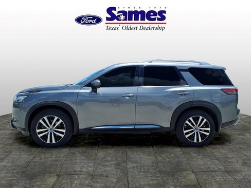 Used 2024 Nissan Pathfinder Platinum w/ Cargo Package FWD image 6