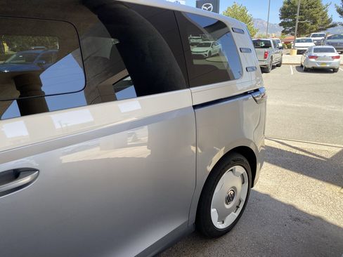 Used 2025 Volkswagen ID. Buzz 1st Edition image 53