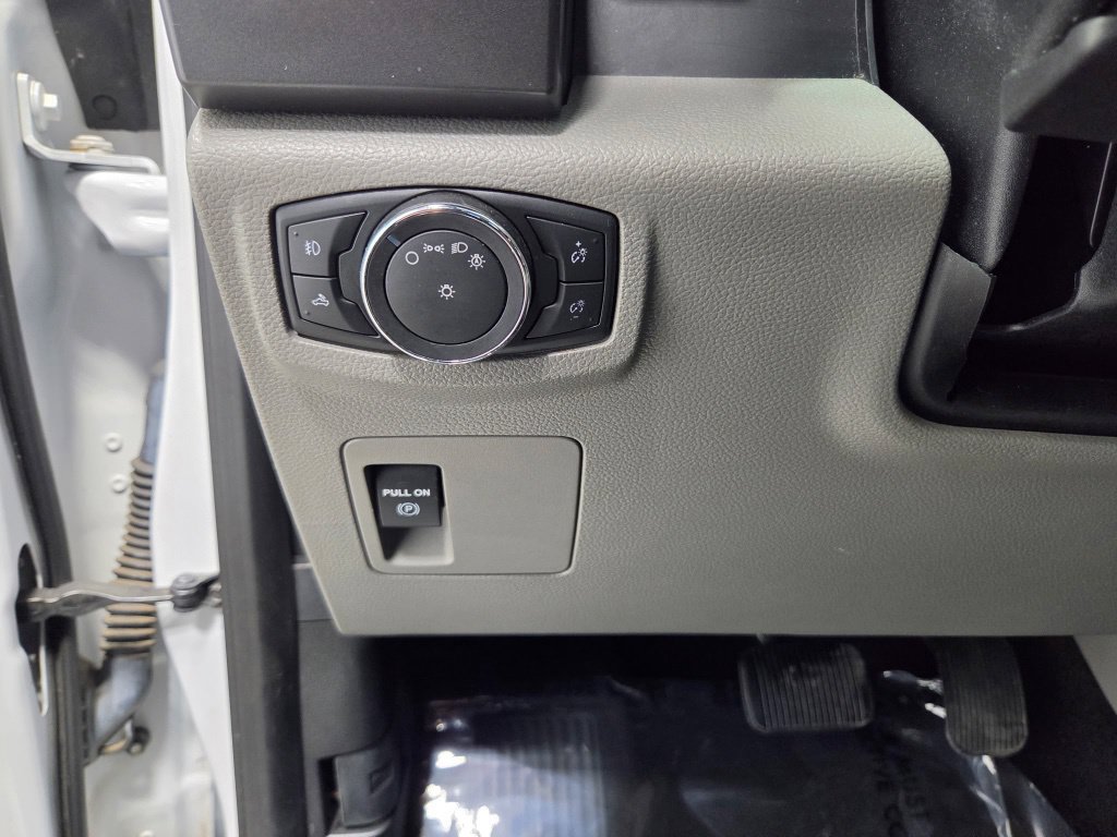 Used 2016 Ford F150 XLT AWD/4WD image 22