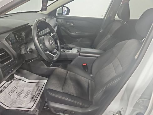 Used 2024 Nissan Rogue SV FWD image 10