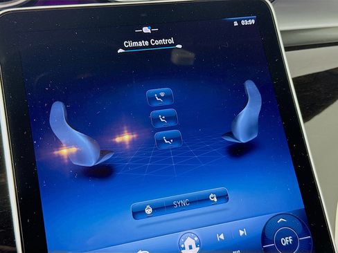 Used 2024 Mercedes-Benz GLC 300 4MATIC image 17