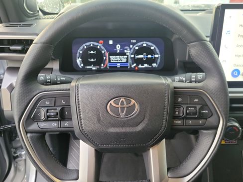 Used 2025 Toyota 4Runner Limited image 23