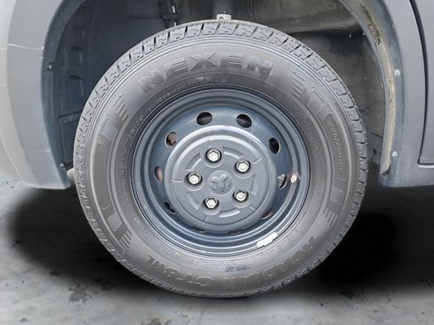 Used 2021 RAM ProMaster 2500 w/ Premium Appearance Group FWD image 9